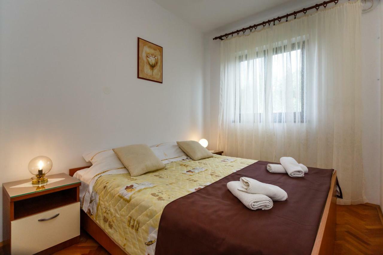 Villa Rosi Krk Town Bagian luar foto