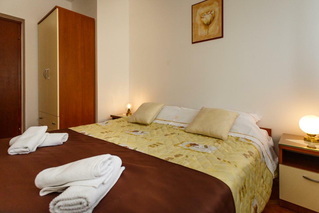 Villa Rosi Krk Town Bagian luar foto